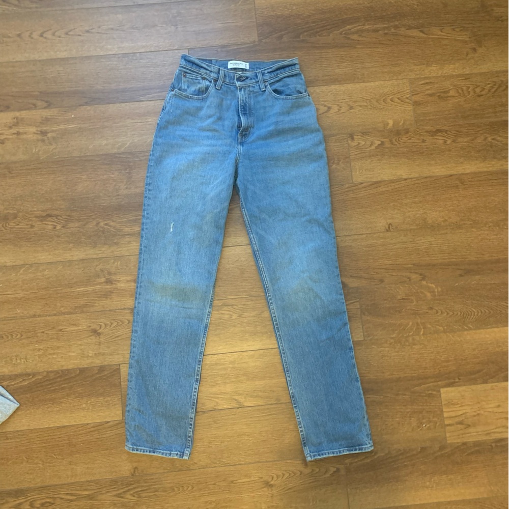 ULTRA HIGH RISE ABERCROMBIE JEANS